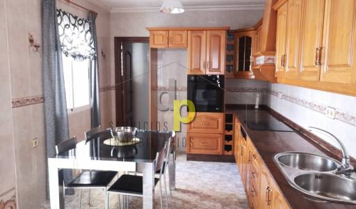 Casa adosada - Venta - Montesinos - Montesinos