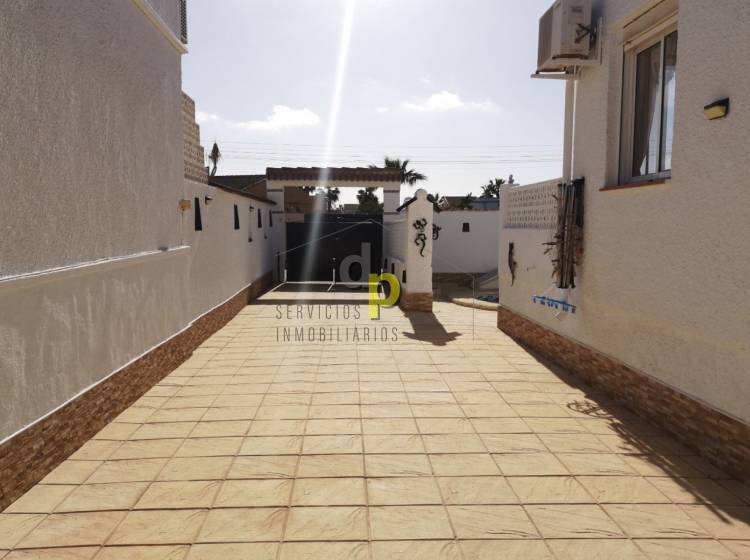 Sale - Villa - Torrevieja - El Chaparral