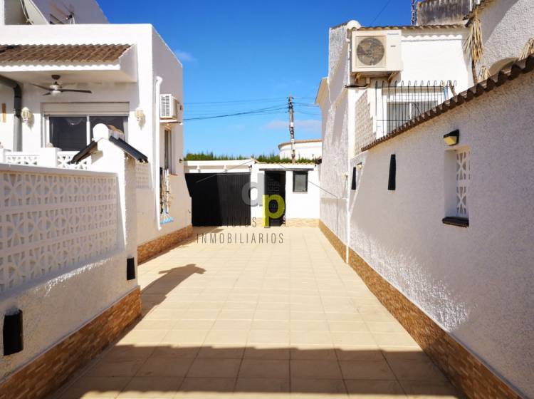 Sale - Villa - Torrevieja - El Chaparral