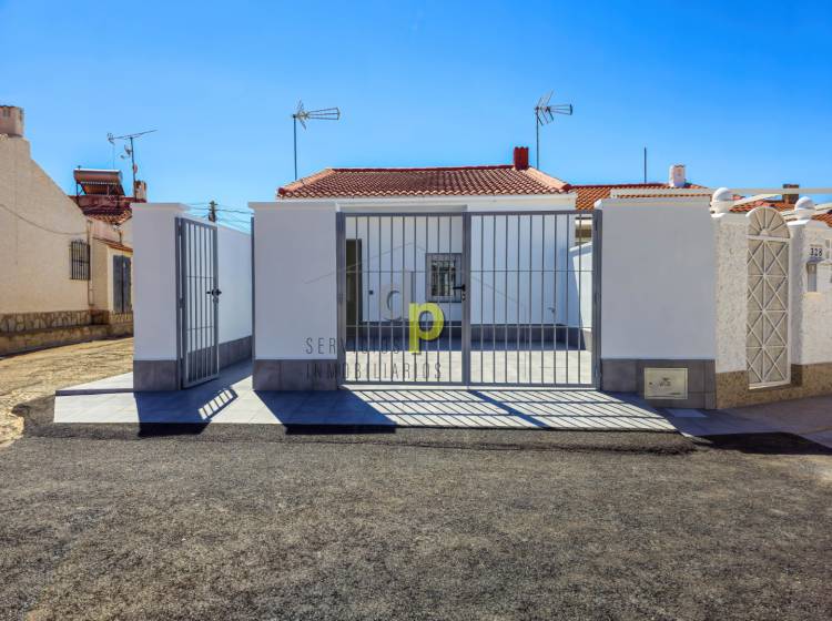 Venta - Bungalow - Torrevieja - La Siesta - El Salado -  Torreta