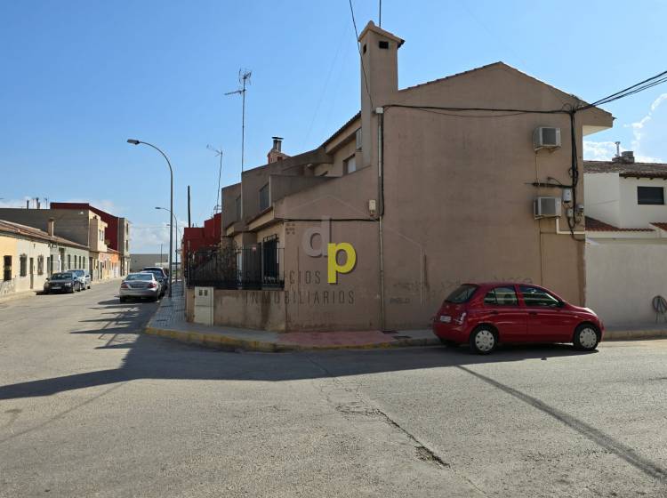 Venta - Casa adosada - Dolores