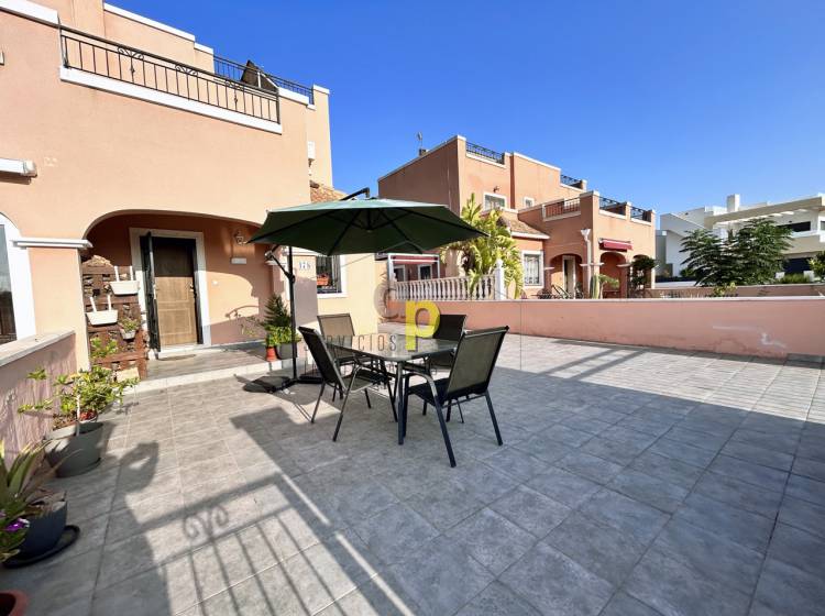 Sale - House - Montesinos