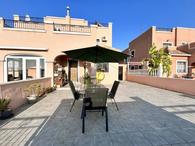 Sale - House - Montesinos