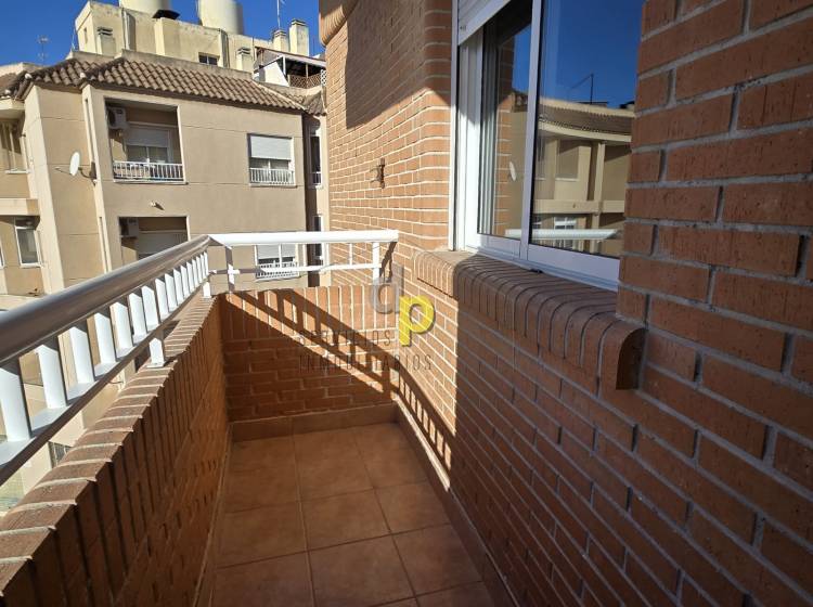 Alquiler larga temporada - Apartamento / Piso - Torrellano