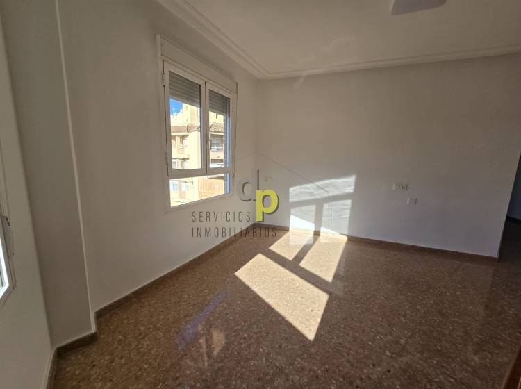 Alquiler larga temporada - Apartamento / Piso - Torrellano