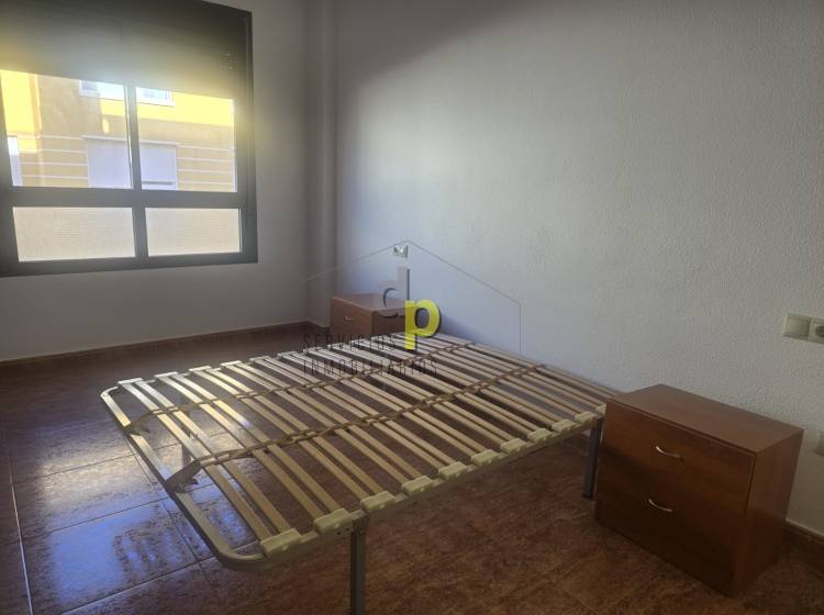 Alquiler larga temporada - Apartamento / Piso - Torrellano
