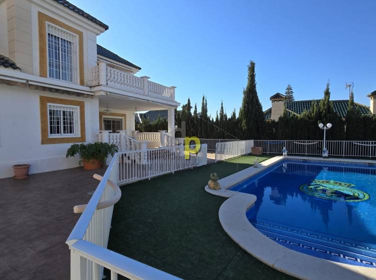 Venta - Villa - Arenales del Sol - Arenales