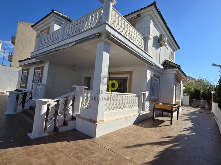 Venta - Villa - Arenales del Sol - Arenales
