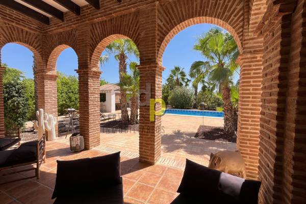 Villa - Sale - Torrellano - Torrellano Bajo