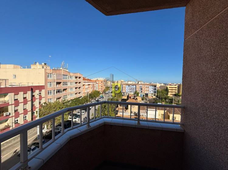 Alquiler larga temporada - Apartamento / Piso - Torrellano