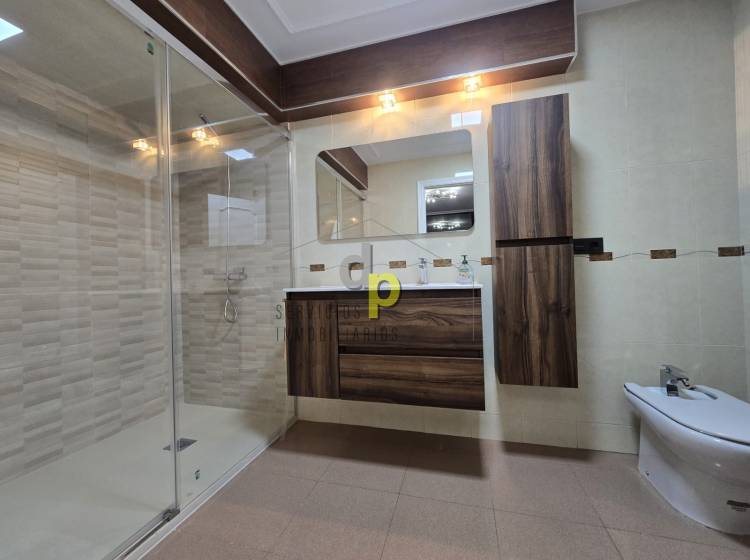 Alquiler larga temporada - Apartamento / Piso - Torrellano