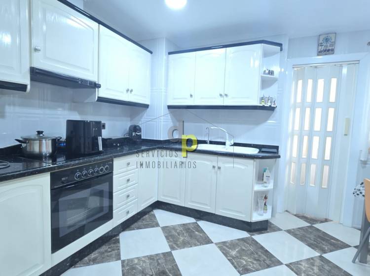 Sale - Apartment / Flat - Elche - El Toscar