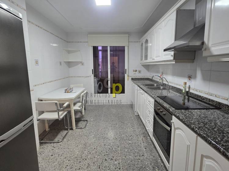 Alquiler larga temporada - Apartamento / Piso - Torrellano